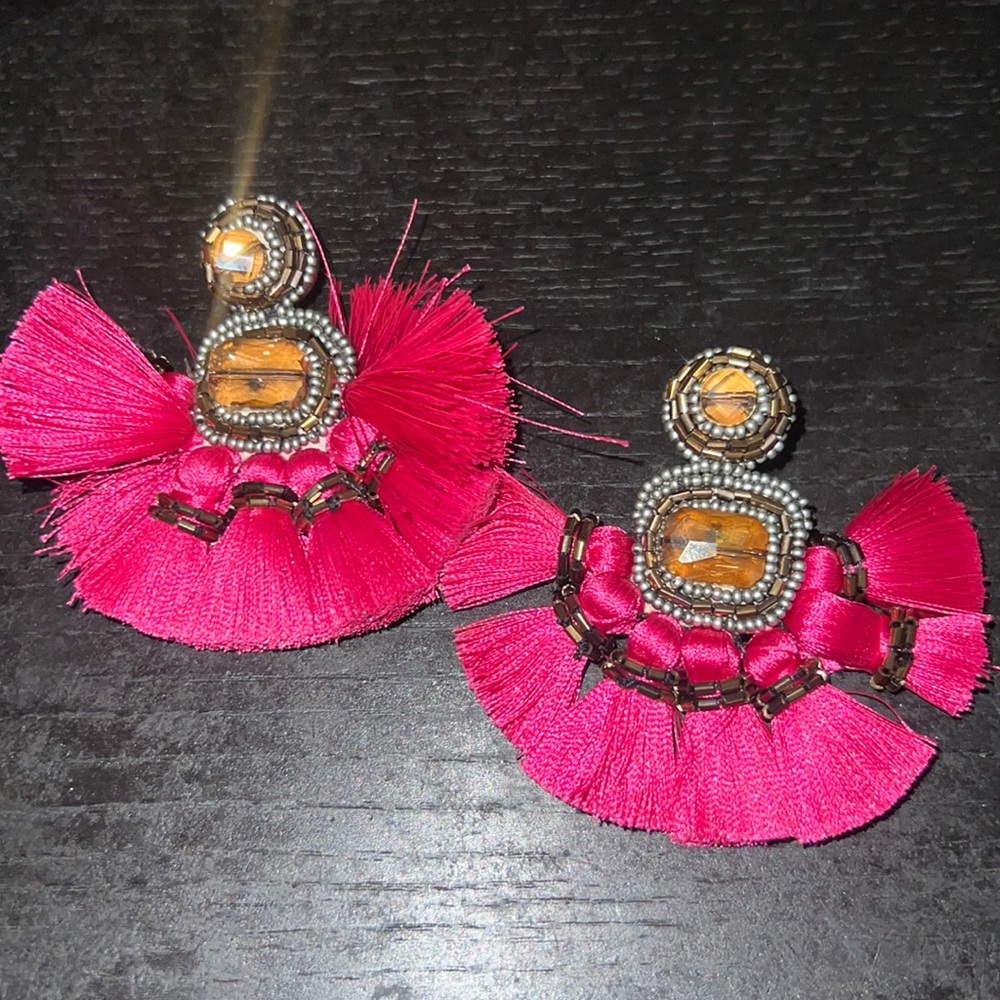 Lixin Yiqing Jewelry Fuchsia Frill Earrings